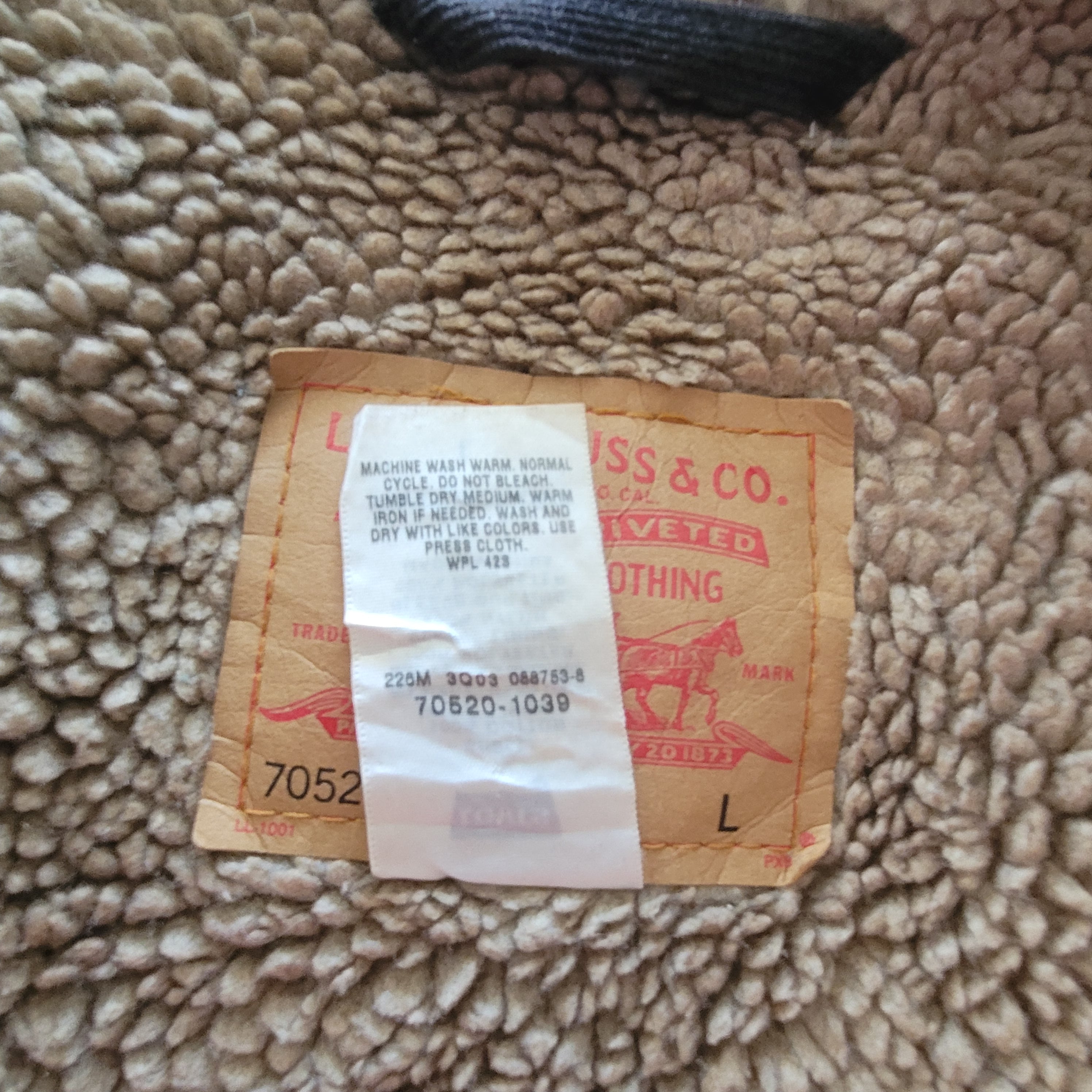 Levi’s 70520-1039 Black Corduroy Sherpa Jacket – Size L