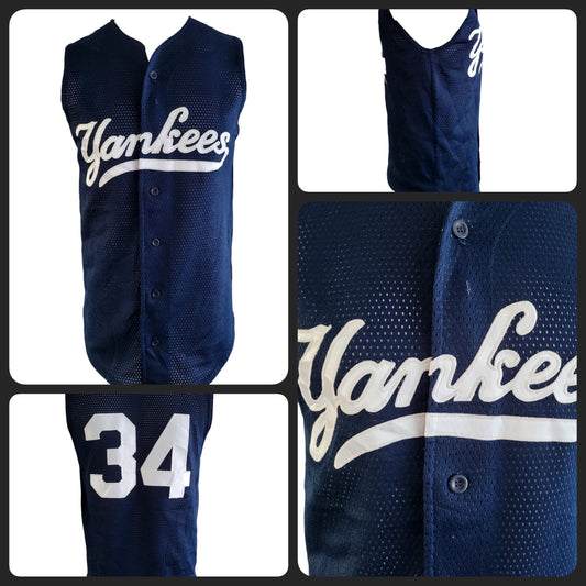 a baseball jersey with the name yankee on it