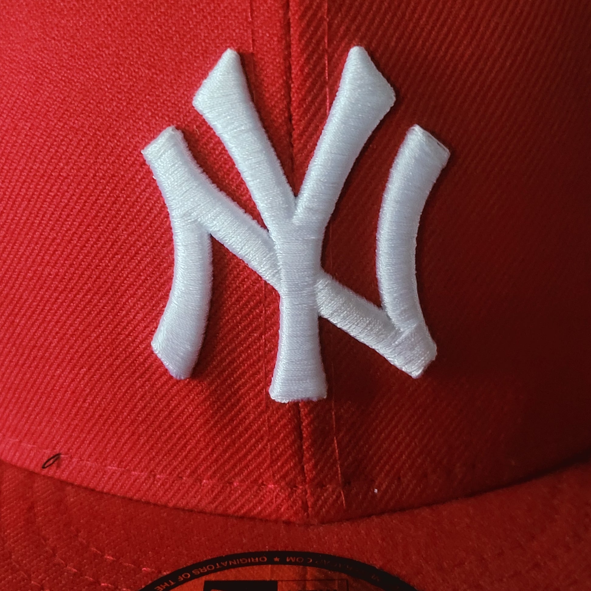 New Era New York Yankees Baseball Cap 59FIFTY Red Cap Size 7 1/4 - MLB Official Hat - USASTARFASHION