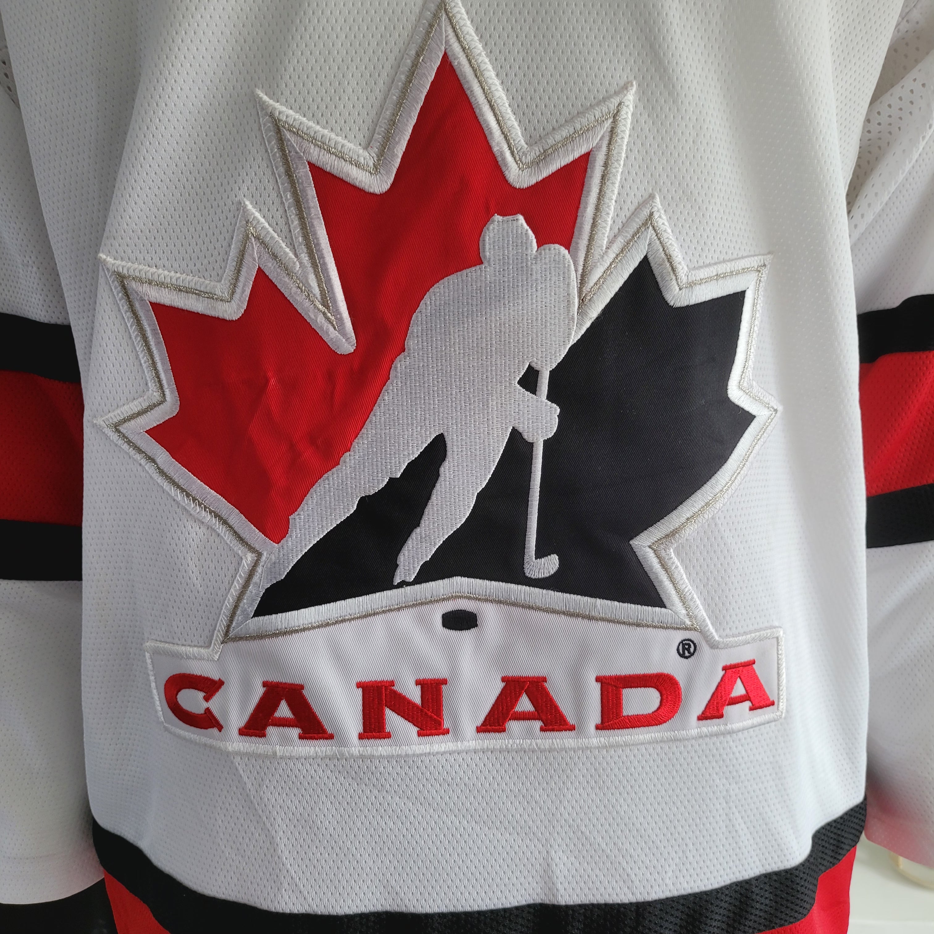 Nike Team Canada Hockey Jersey – 2002 Olympic Era – Size L - USASTARFASHION