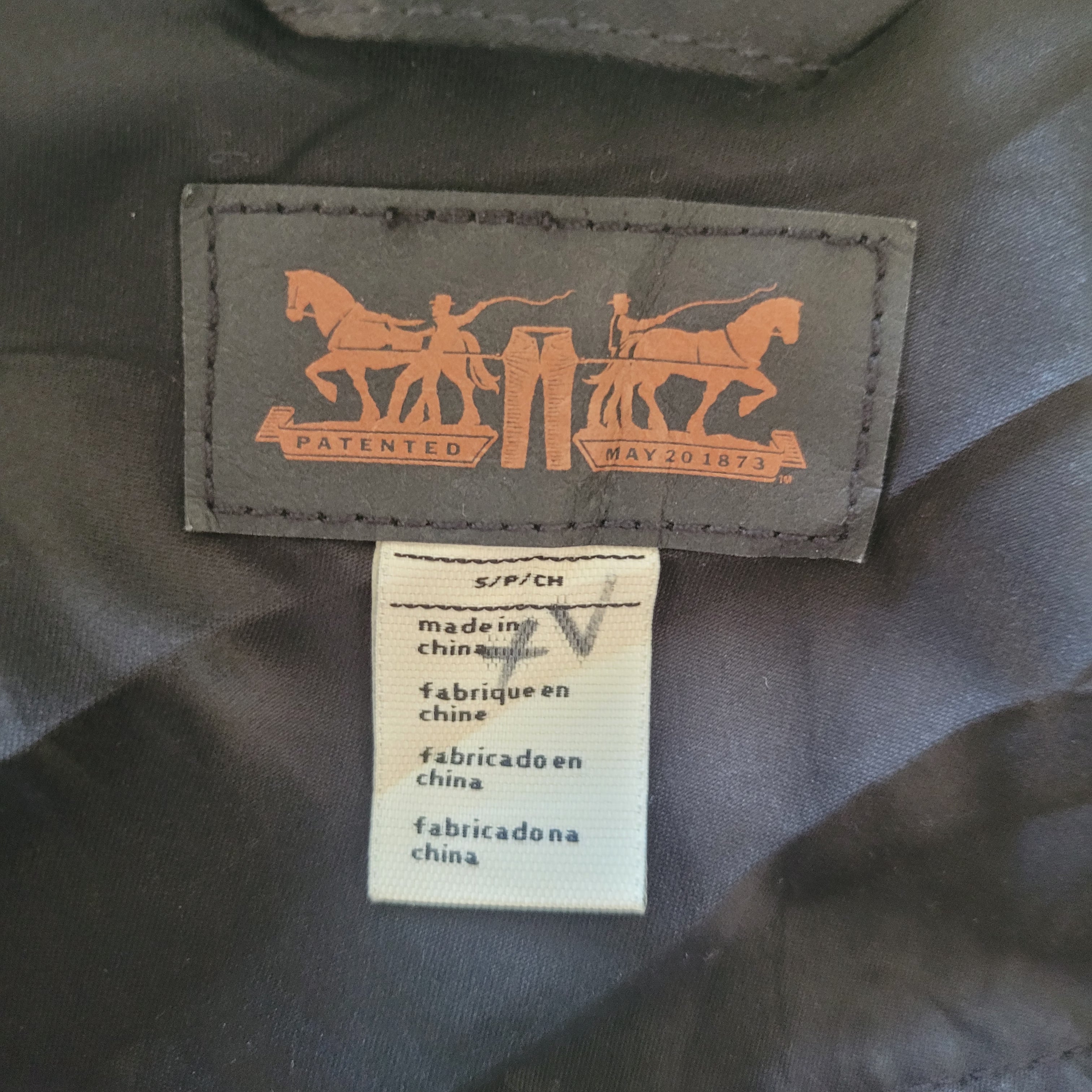 Levi’s Women’s Corduroy Trucker Jacket – Size S - USASTARFASHION