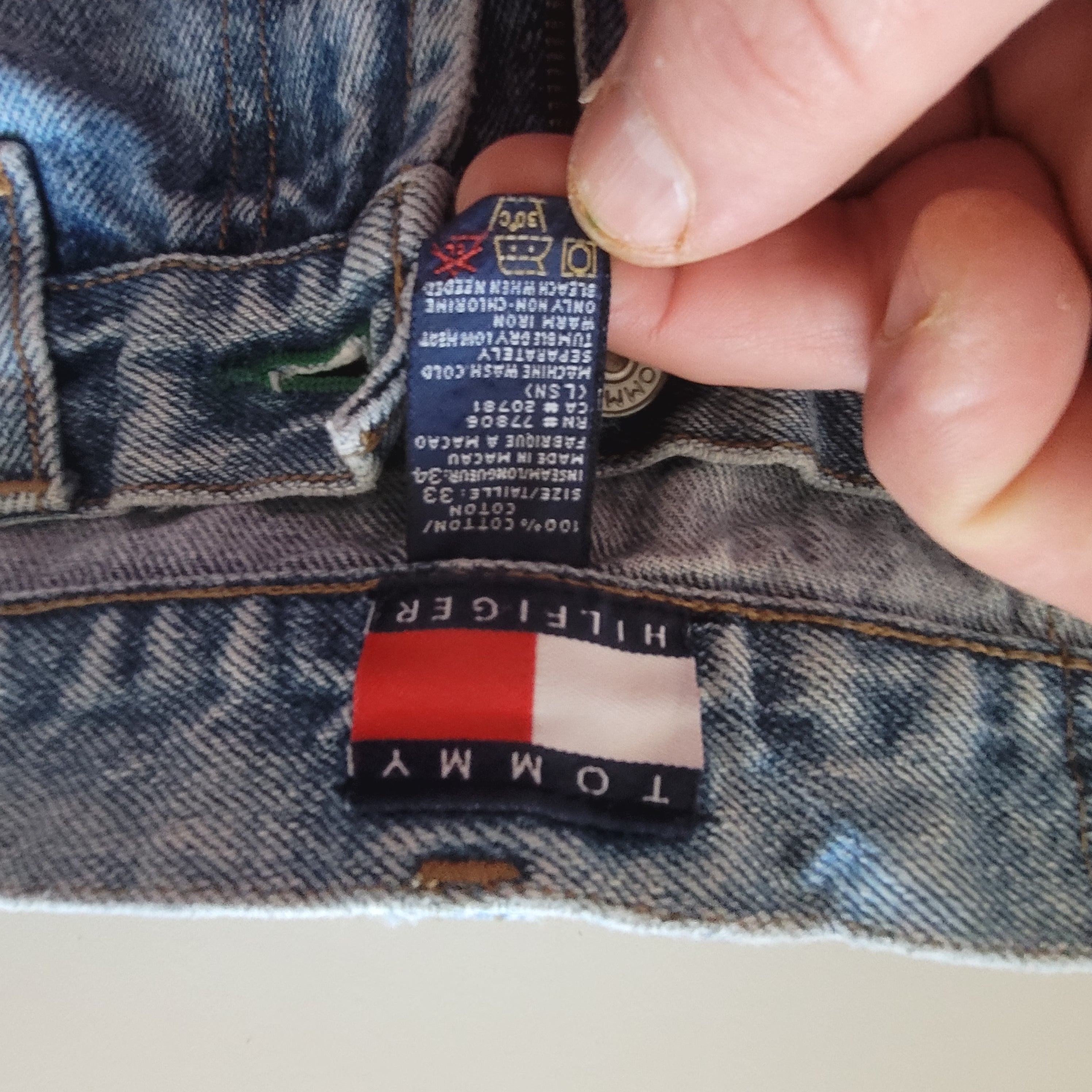 Tommy Hilfiger Crest Jeans – Size W33 L34