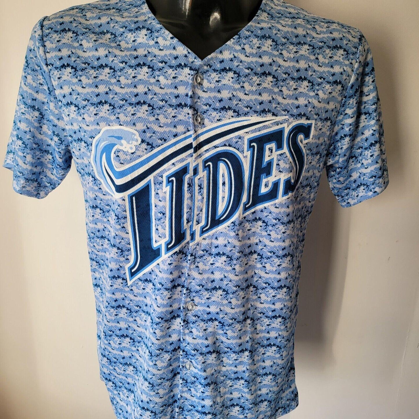 LODES Powerade Baseball T-Shirt, Size S, Breathable Fabric, Sporty Chic Design, 18" Pit-to-Pit, Used Condition-USASTARFASHION