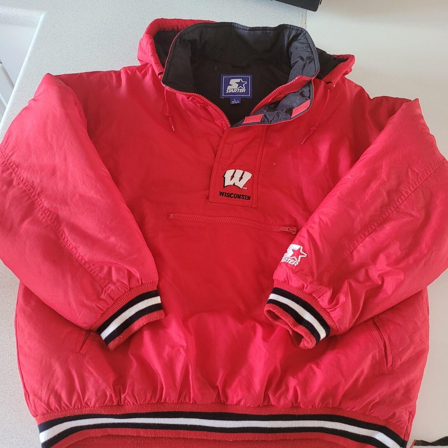 Wisconsin Badgers NHL Puffa Jacket - Red Vintage Starter - Size L - 27" Chest, 28" Length-USASTARFASHION