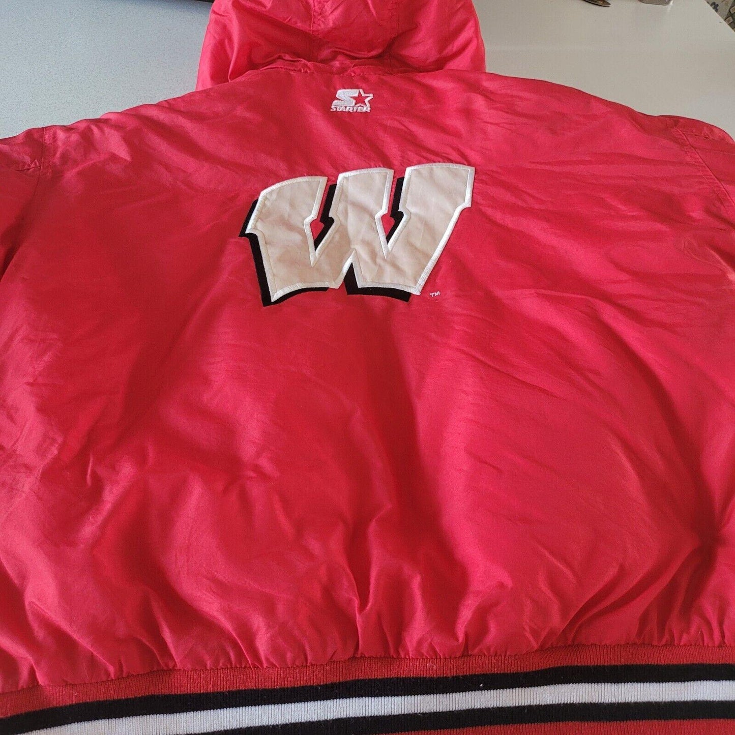 Wisconsin Badgers NHL Puffa Jacket - Red Vintage Starter - Size L - 27" Chest, 28" Length-USASTARFASHION