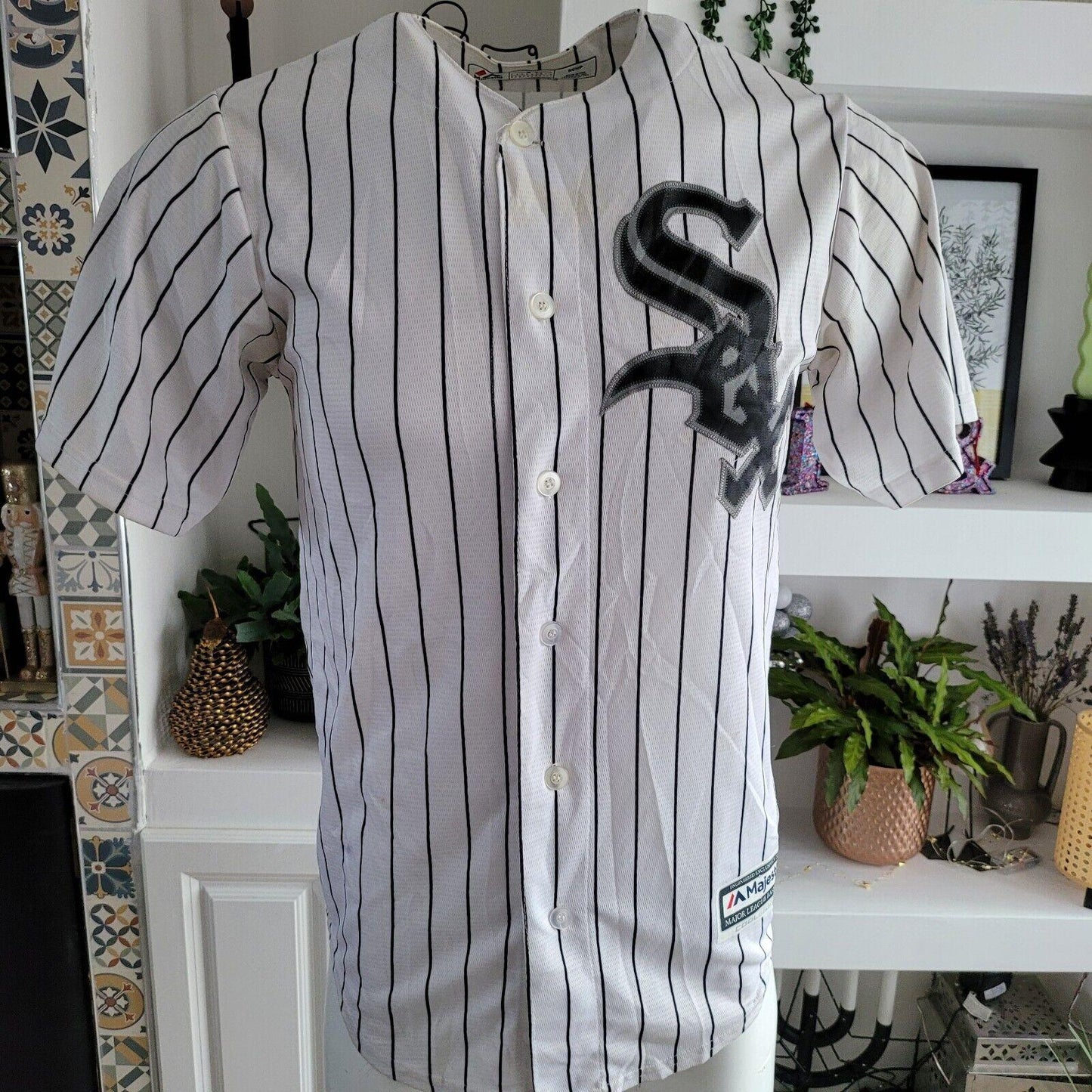 Chicago White Sox Majestic Baseball Jersey - Black & White - Size Small - Breathable & Vintage Design-USASTARFASHION