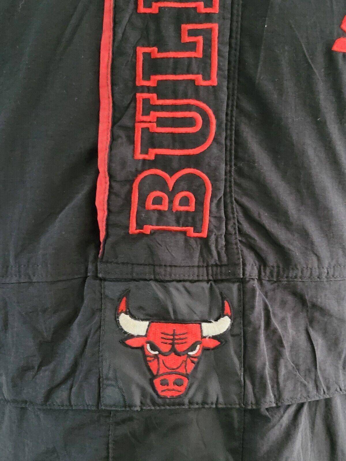 Chicago Bulls Starter Pro Sport 90s Puffer Bomber Jacket - Black/Red (Size L)-USASTARFASHION