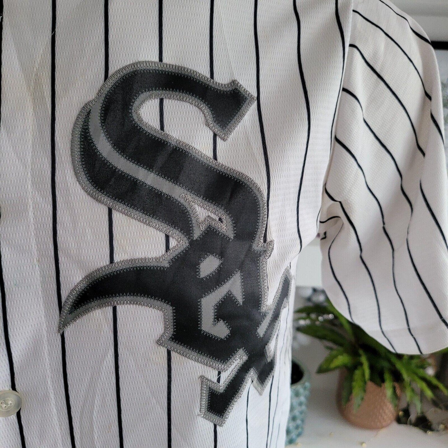 Chicago White Sox Majestic Baseball Jersey - Black & White - Size Small - Breathable & Vintage Design-USASTARFASHION