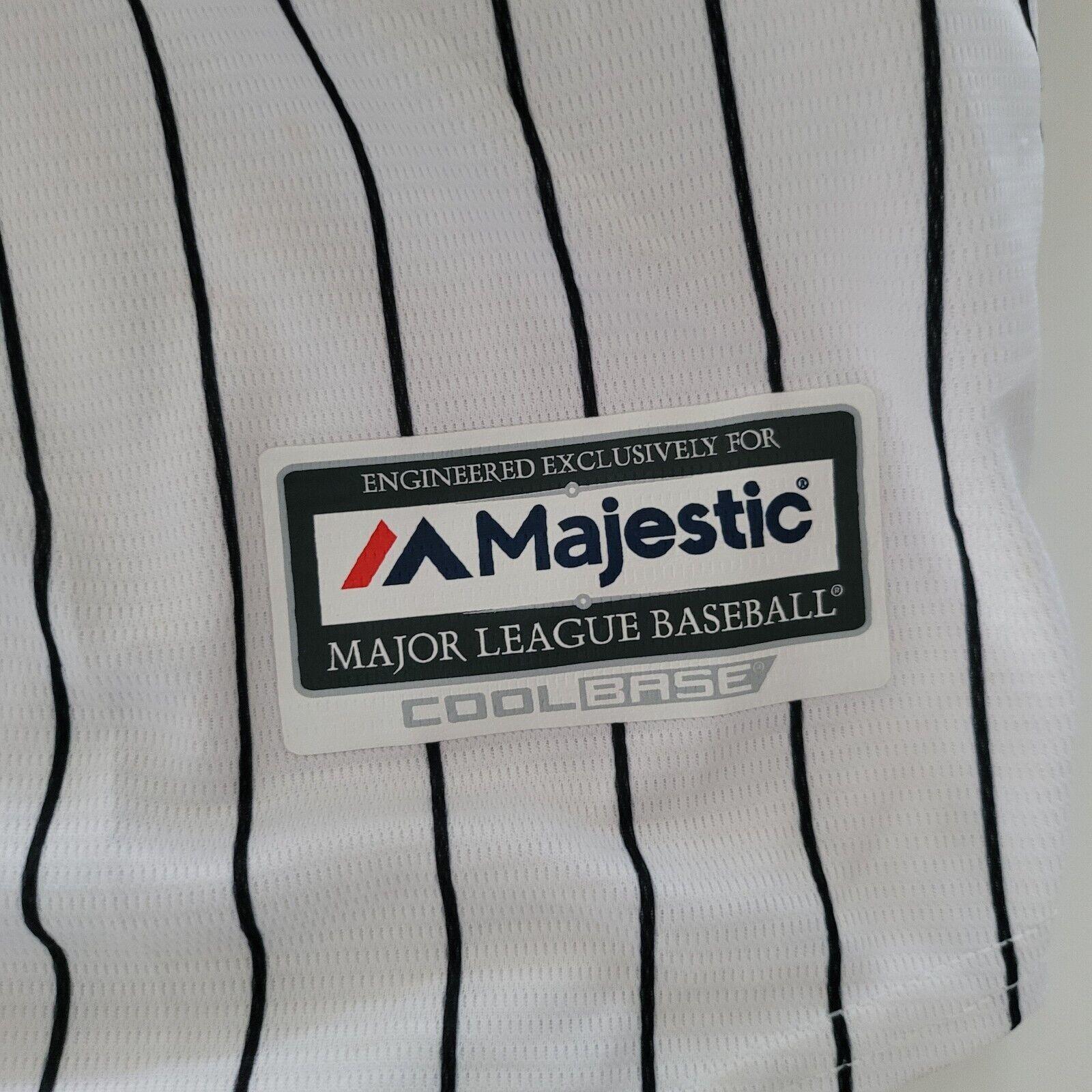 Chicago White Sox Majestic Baseball Jersey - Black & White - Size Small - Breathable & Vintage Design-USASTARFASHION