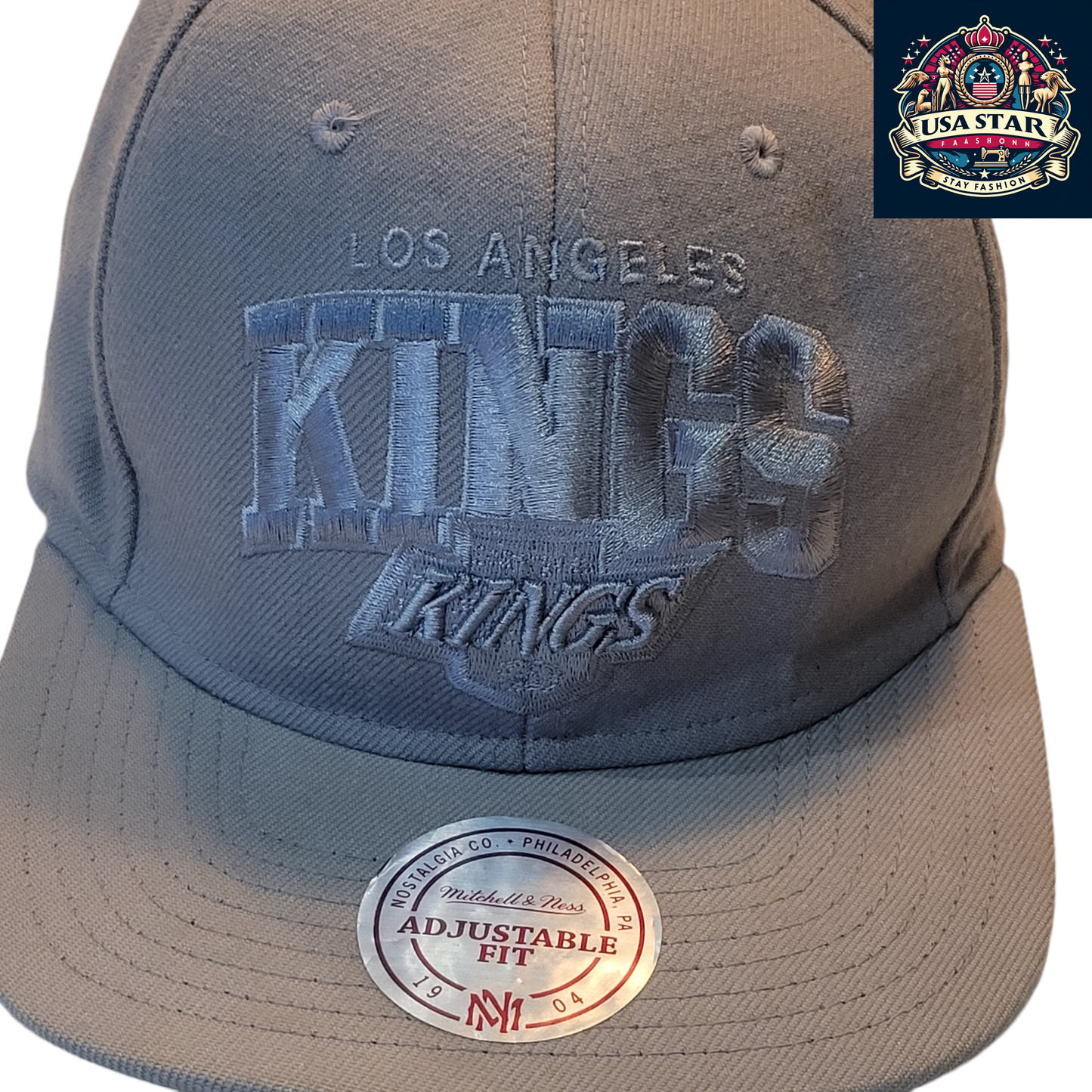 a los angeles kings hat with the los angeles kings logo on it