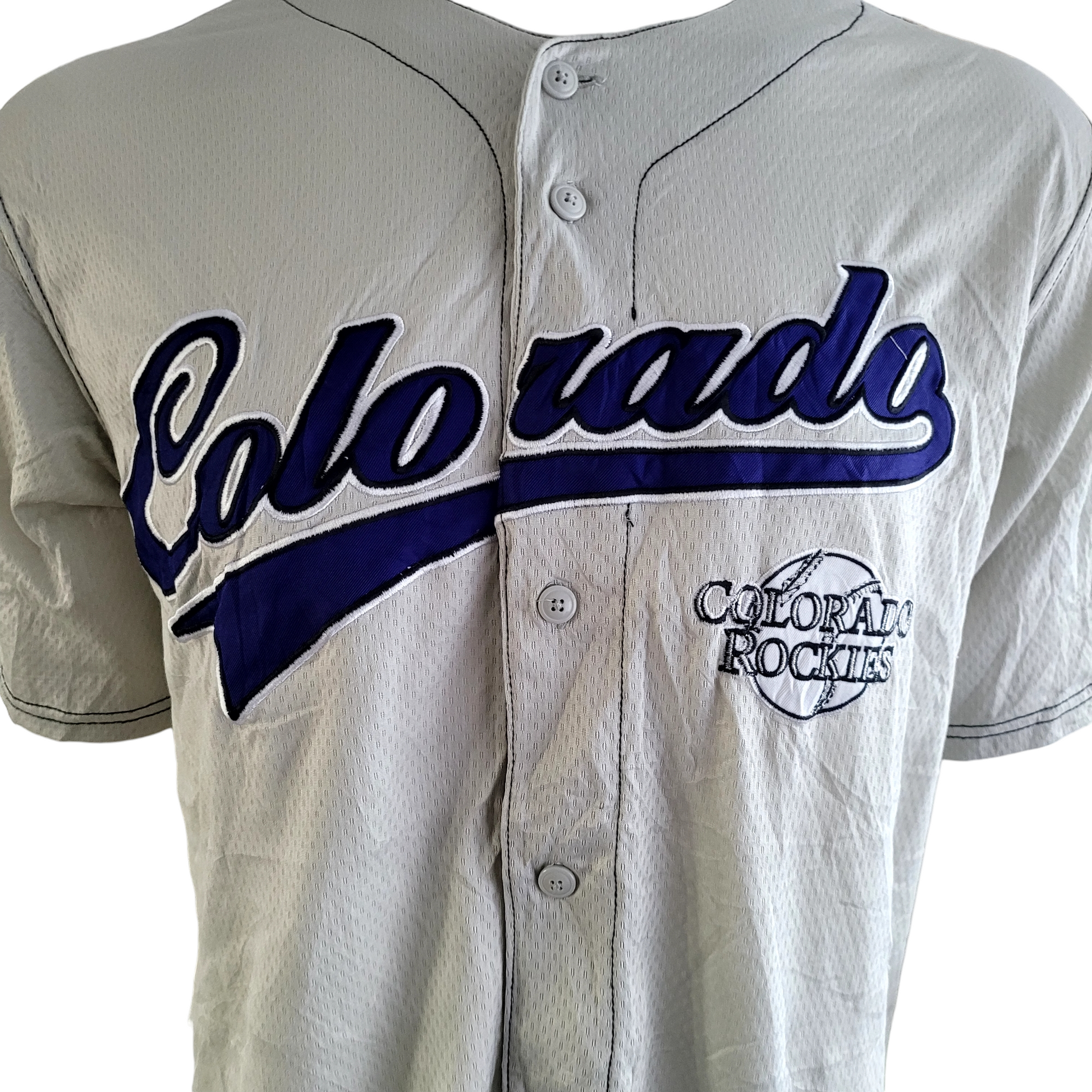 a baseball jersey with the word colorado on it