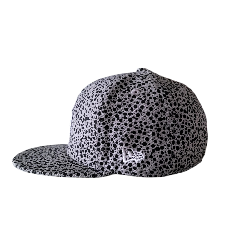 Los Angeles Dodgers Cap - New Era Fitted Hat with Abstract Dot Design, Size 7 3/8 Black & Grey - USASTARFASHION