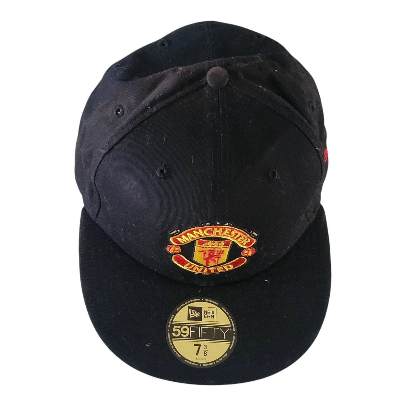 Manchester United Cap - New Era 59FIFTY Fitted Hat Size 7 3/8 with Embroidered Crest Hat Hat