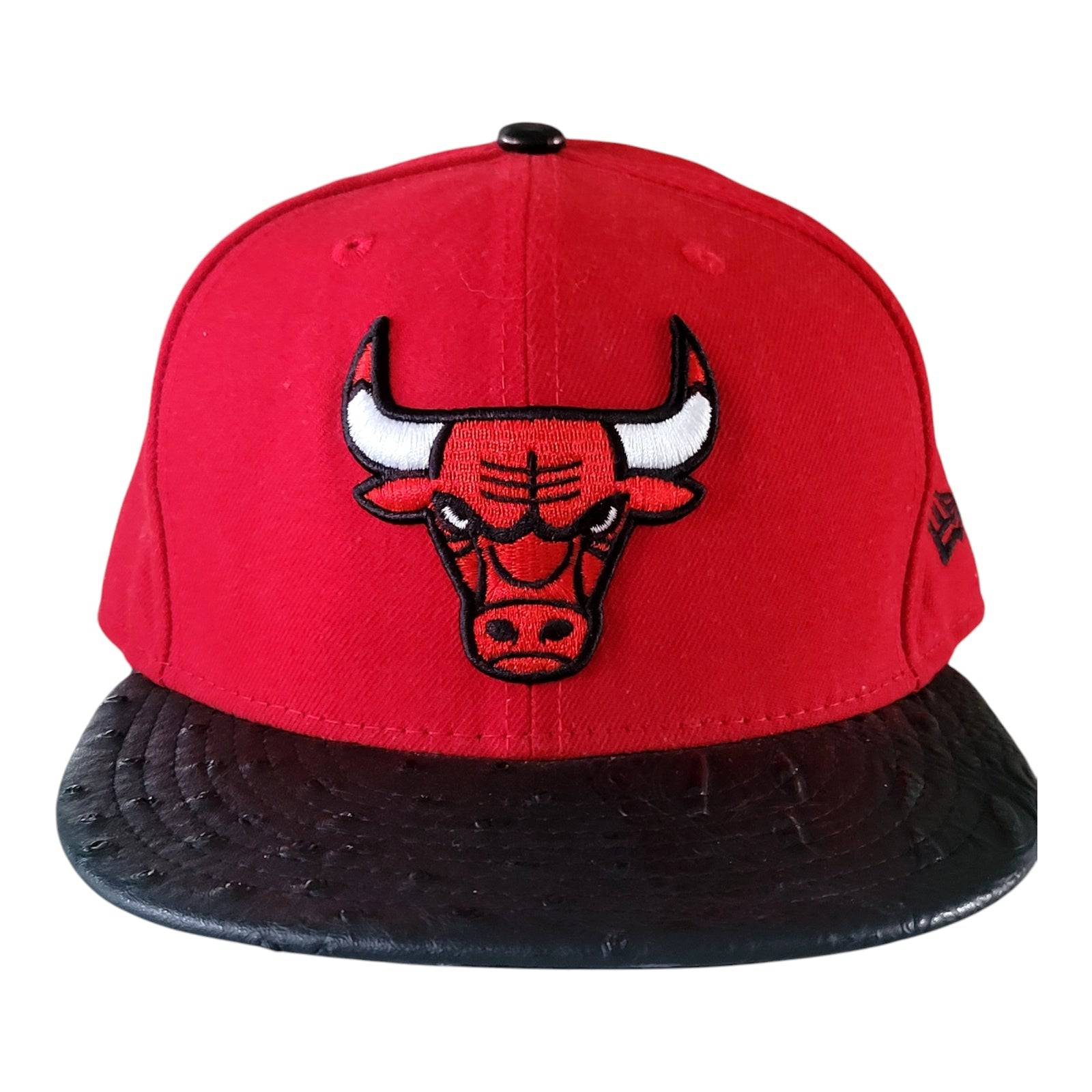 Chicago Bulls Cap New Era 59FIFTY Fitted Size 7 3/8 with Textured Black Visor Hat Hat