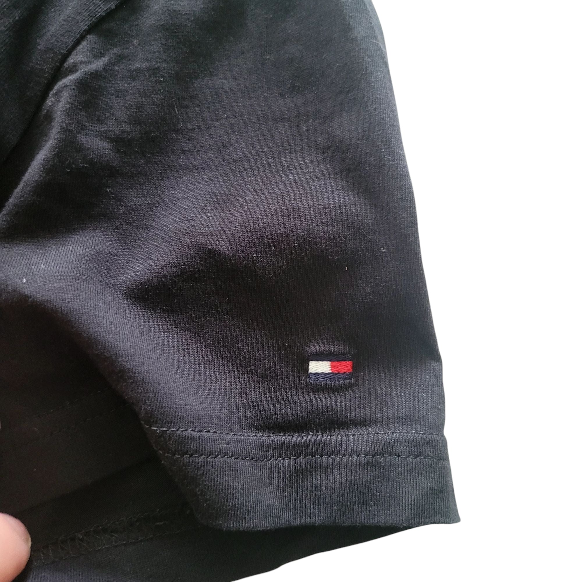 Tommy Hilfiger Organic Cotton T-Shirt – Size M - USASTARFASHION