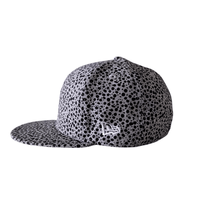 Los Angeles Dodgers Cap - New Era Fitted Hat with Abstract Dot Design, Size 7 3/8 Black & Grey