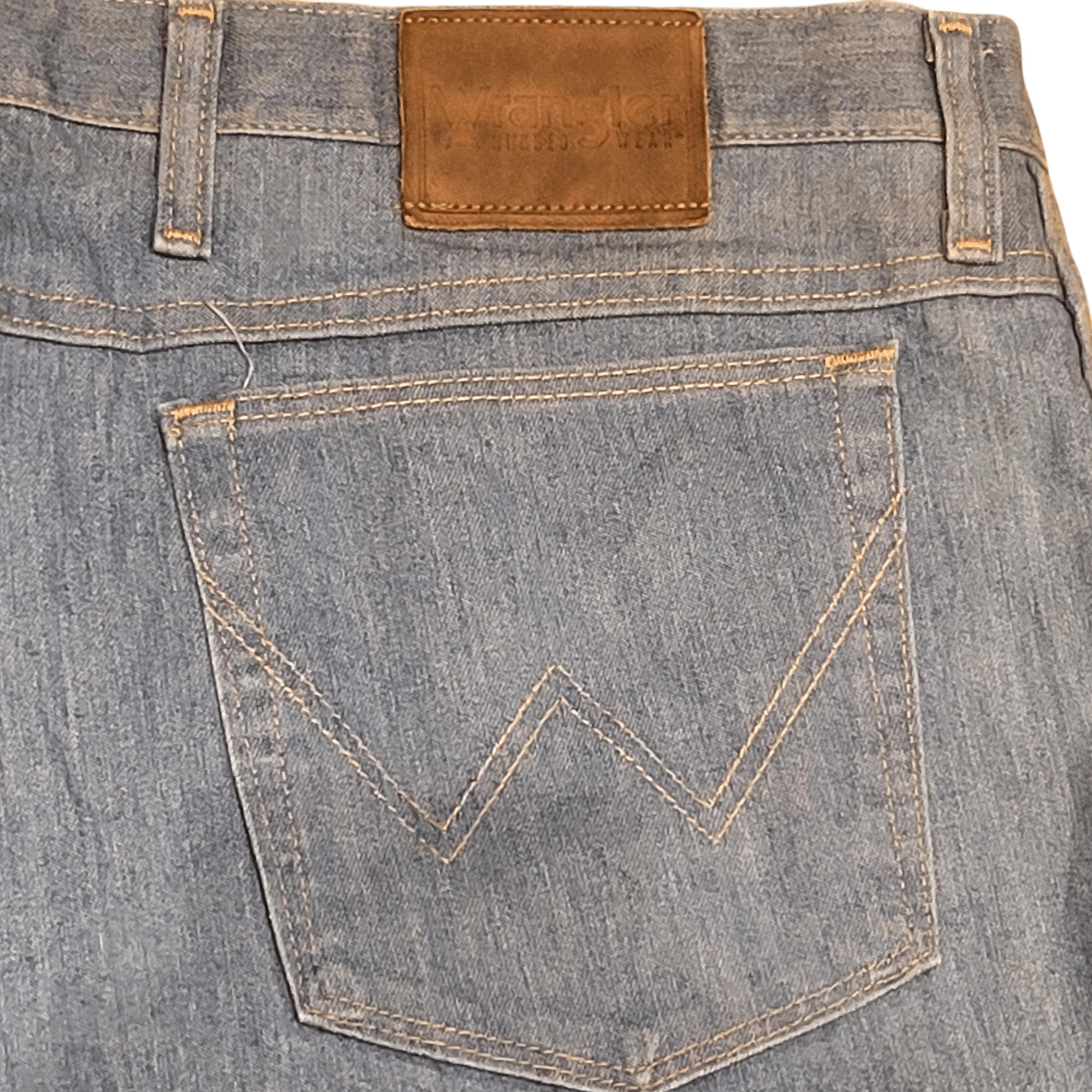 Vintage Wrangler Jeans 46x30, Relaxed Fit, Light Blue Wash, 65% Cotton, Pre-Owned Grade A USASTARFASHION